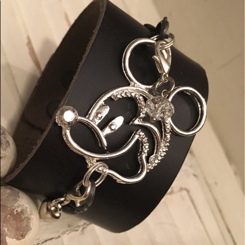 ✨Custom Mickey Cuff✨